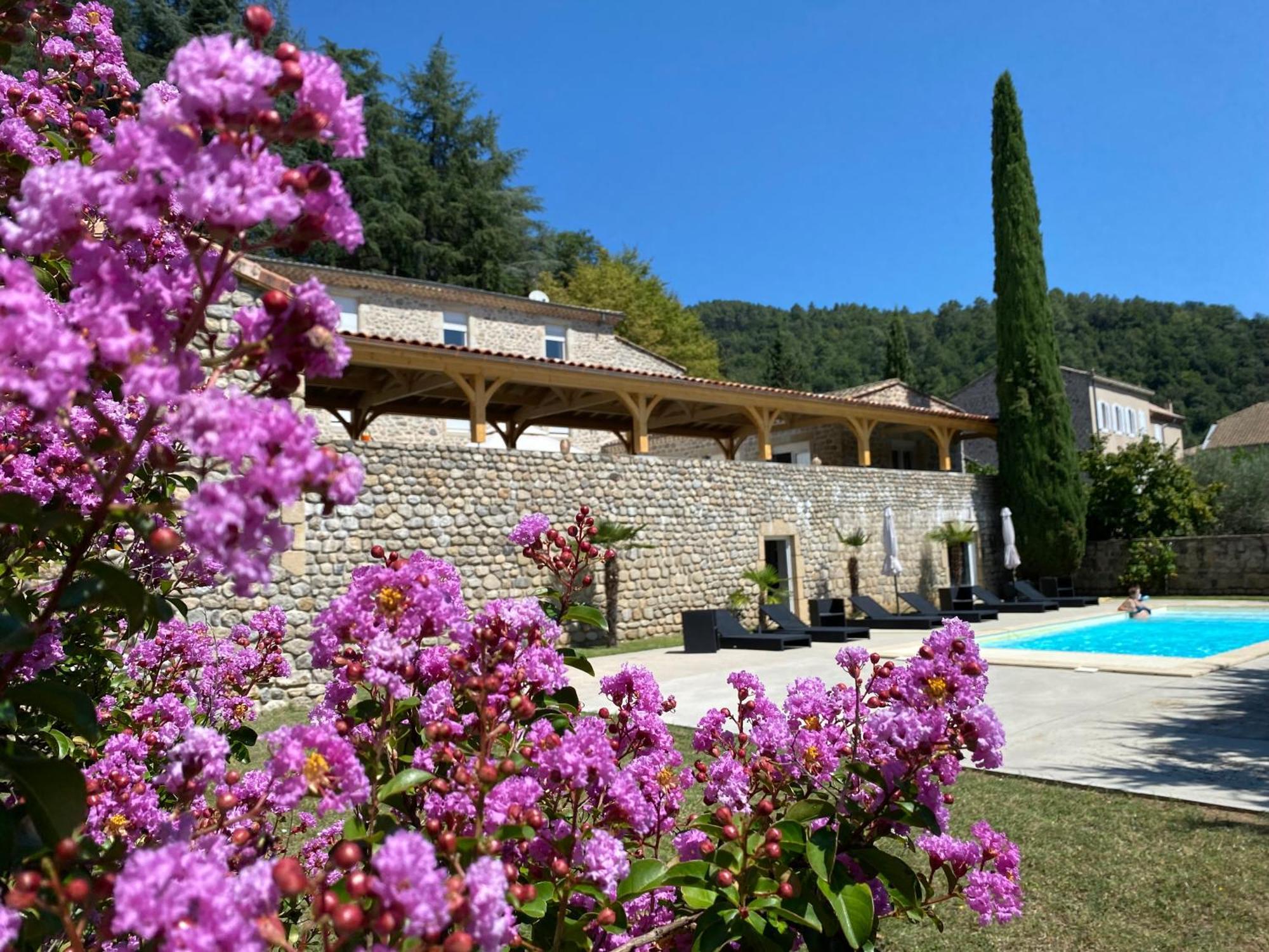 לינה וארוחת בוקר Saint-Fortunat-sur-Eyrieux Domaine Les Buis מראה חיצוני תמונה